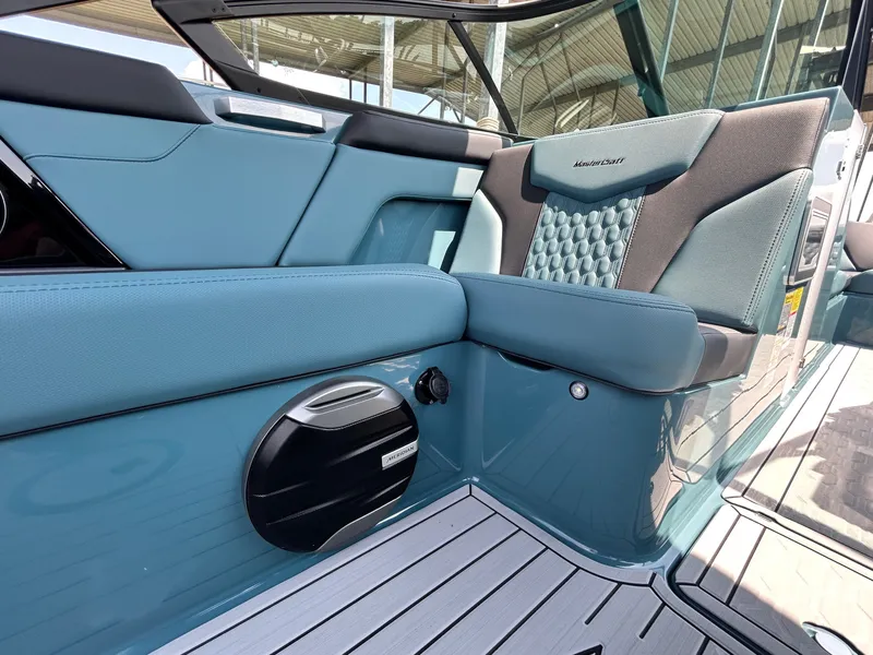 Slide: The Image of MasterCraft XT23 2026 - 25