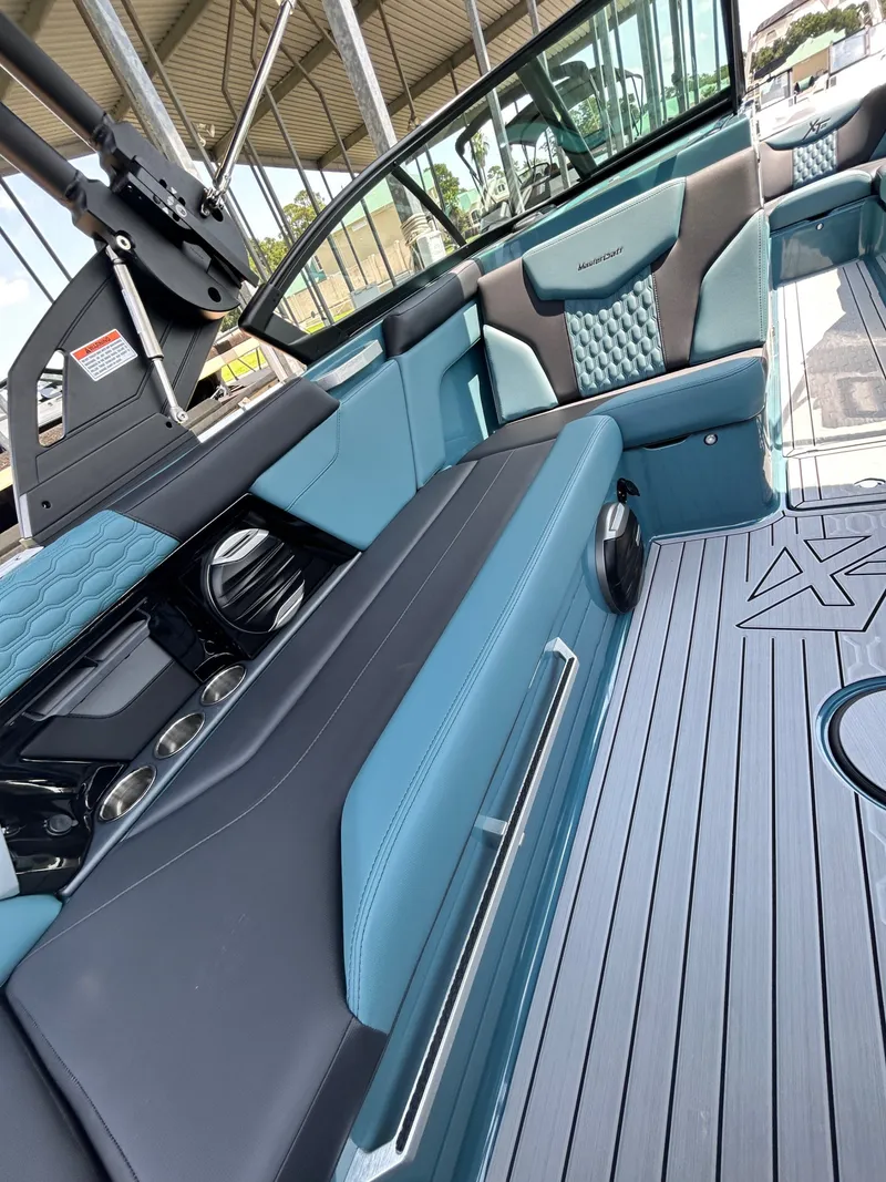 Slide: The Image of MasterCraft XT23 2026 - 30