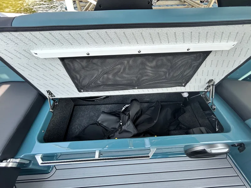 Slide: The Image of MasterCraft XT23 2026 - 35