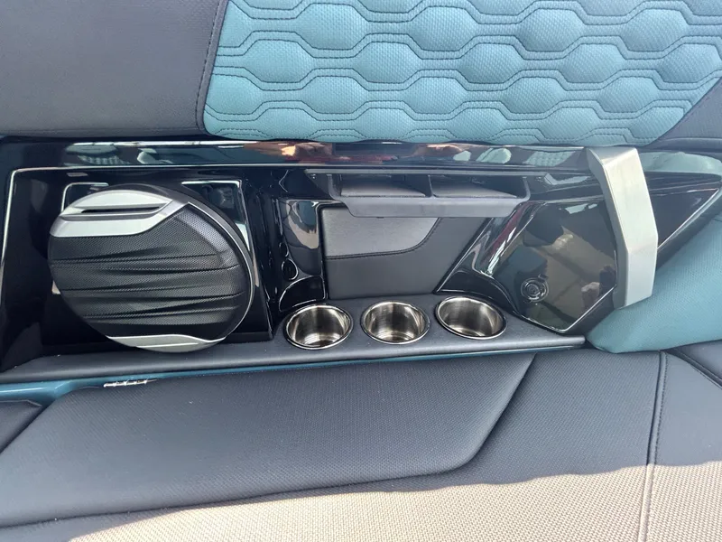 Slide: The Image of MasterCraft XT23 2026 - 37