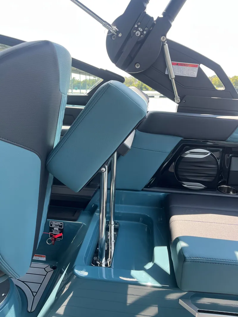 Slide: The Image of MasterCraft XT23 2026 - 39