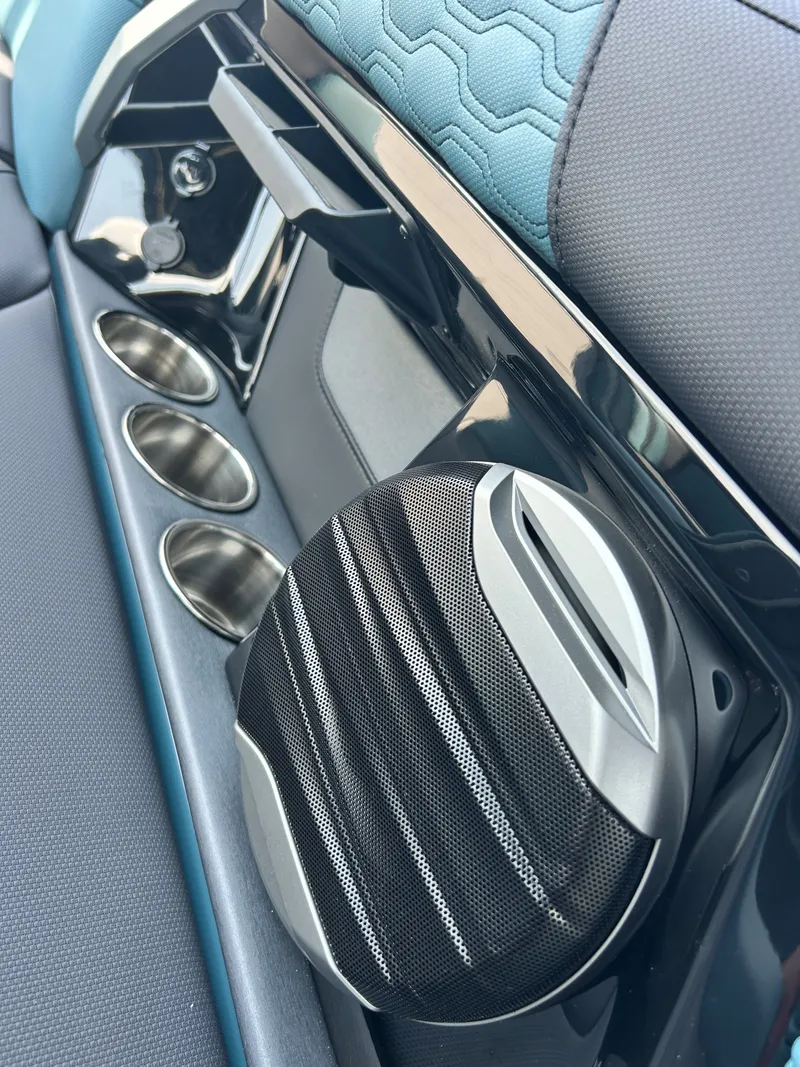 Slide: The Image of MasterCraft XT23 2026 - 45