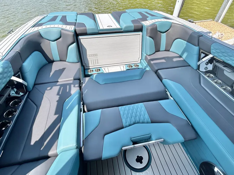Slide: The Image of MasterCraft XT23 2026 - 47