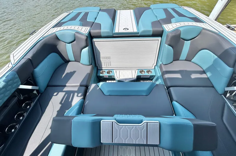 Slide: The Image of MasterCraft XT23 2026 - 48