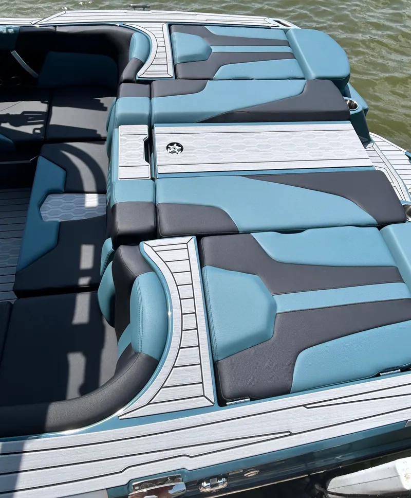 Slide: The Image of MasterCraft XT23 2026 - 5