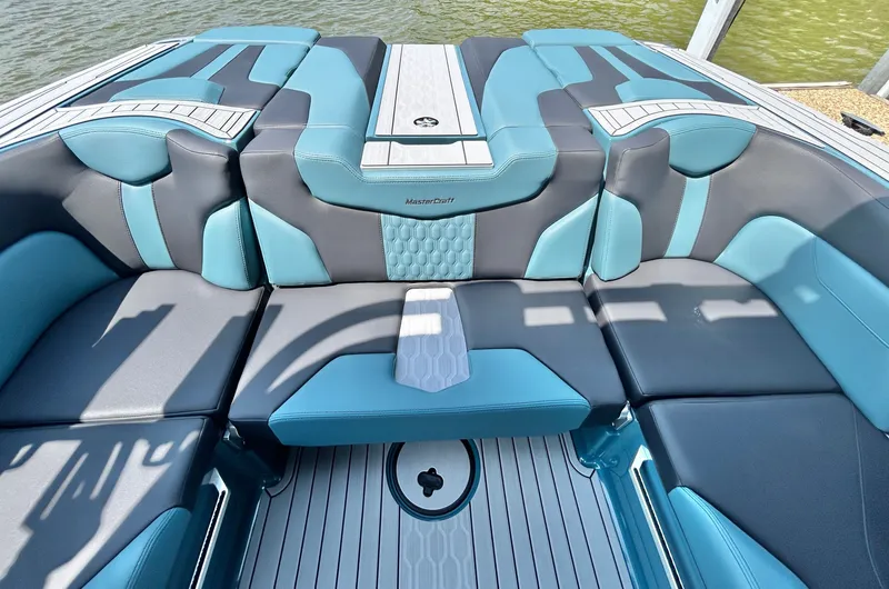 Slide: The Image of MasterCraft XT23 2026 - 50