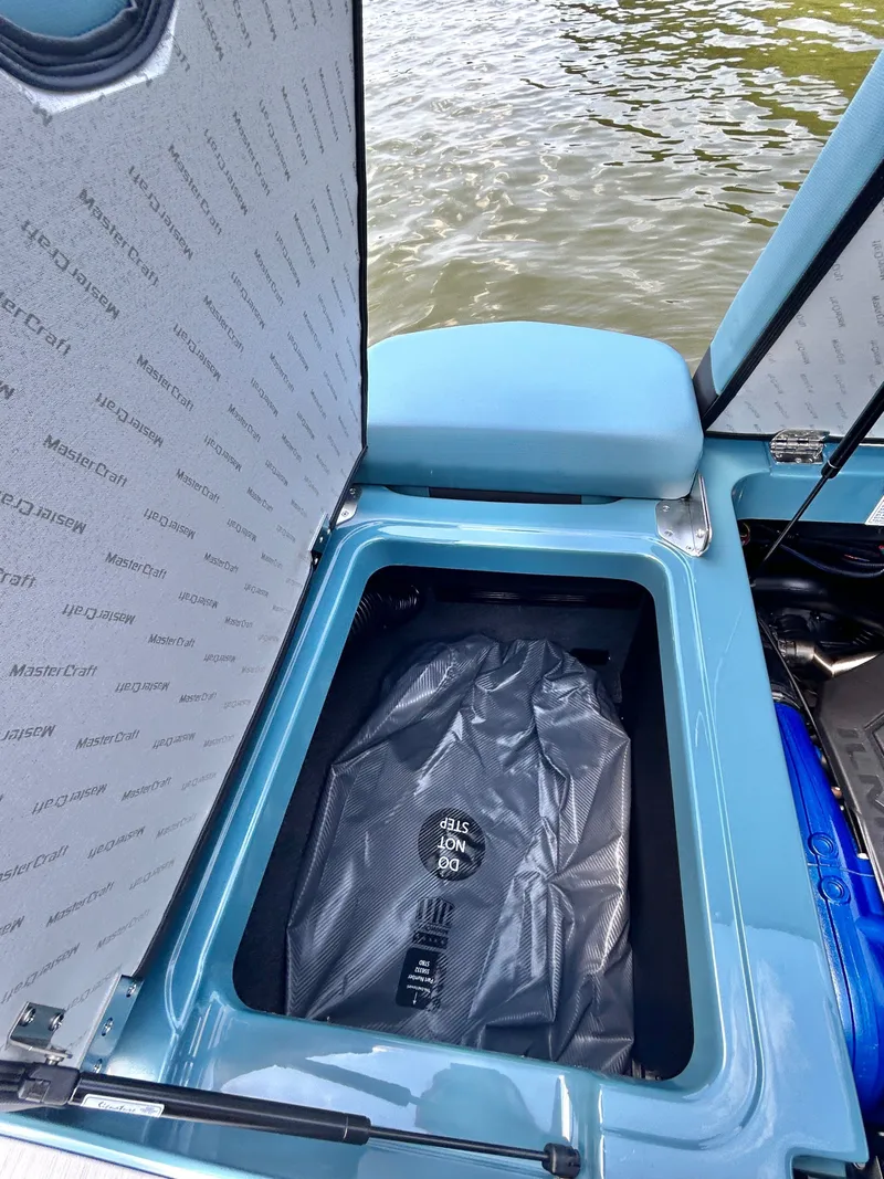 Slide: The Image of MasterCraft XT23 2026 - 56