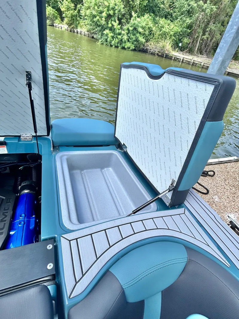 Slide: The Image of MasterCraft XT23 2026 - 58