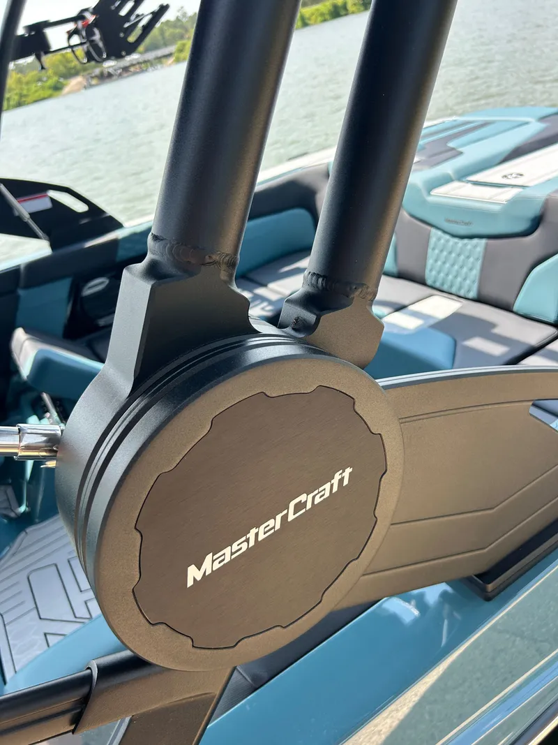 Slide: The Image of MasterCraft XT23 2026 - 63