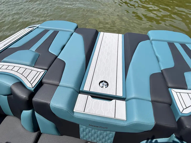 Slide: The Image of MasterCraft XT23 2026 - 64