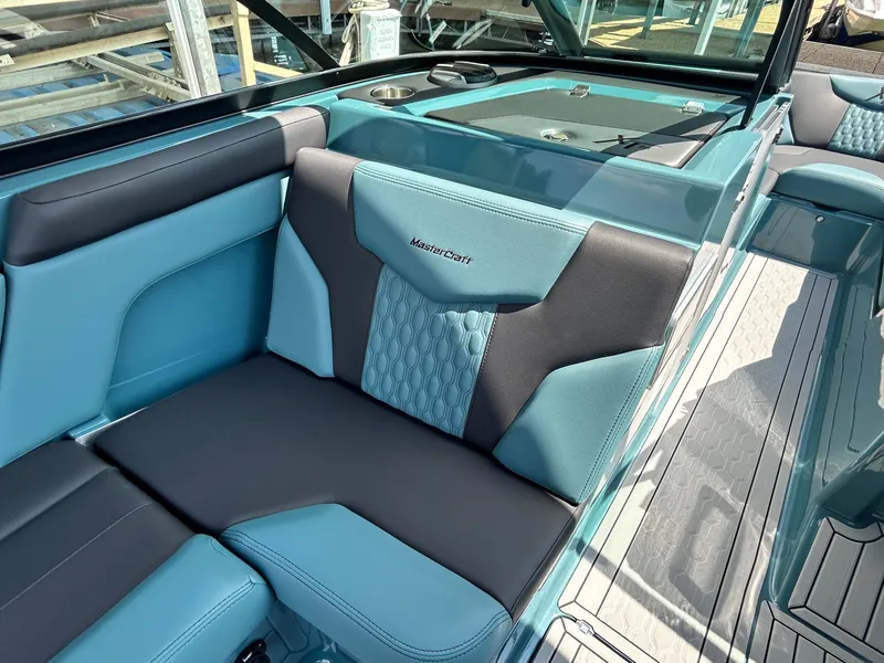 Slide: The Image of MasterCraft XT23 2026 - 67