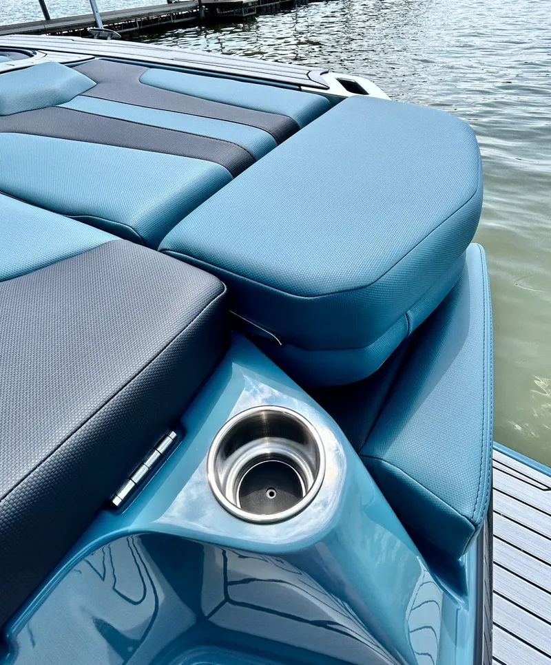 Slide: The Image of MasterCraft XT23 2026 - 73