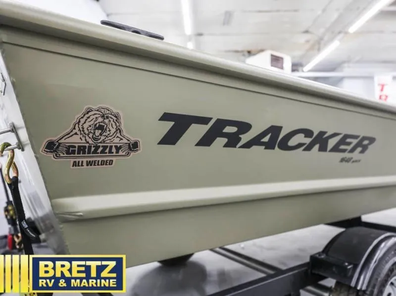 Slide: The Image of Grizzly 1648 Jon 2025 - 5