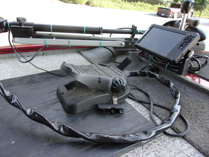 Slide: The Image of Bass Tracker 160 PRO 2020 boat with trolling motor and fish finder setup. - 8