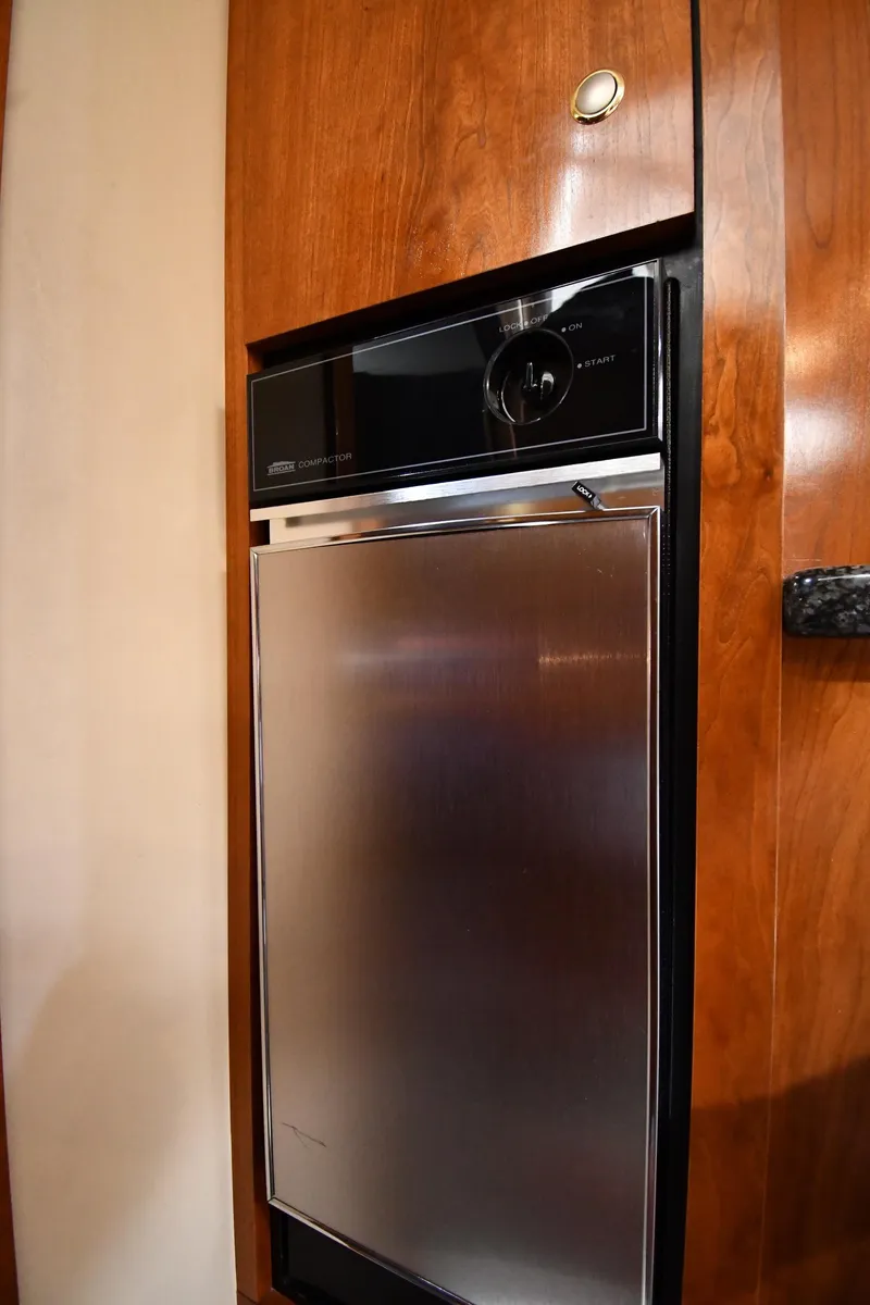 Slide: The Image of Cruisers Yachts 520 Express 2005 - 51