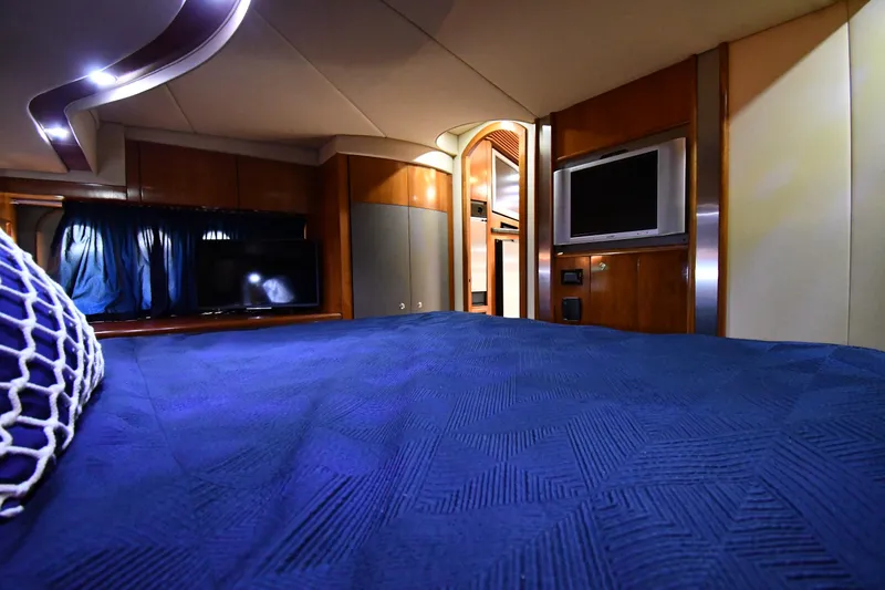 Slide: The Image of Cruisers Yachts 520 Express 2005 - 62