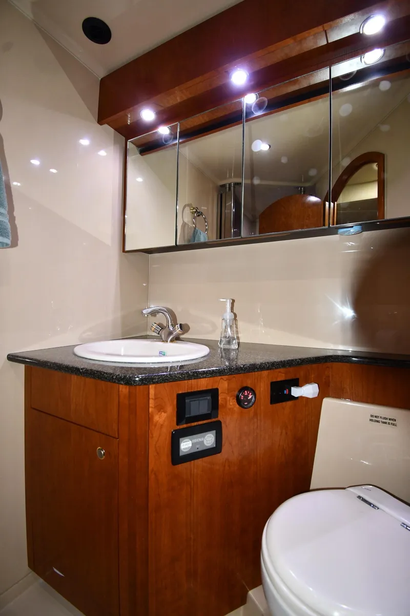 Slide: The Image of Cruisers Yachts 520 Express 2005 - 65