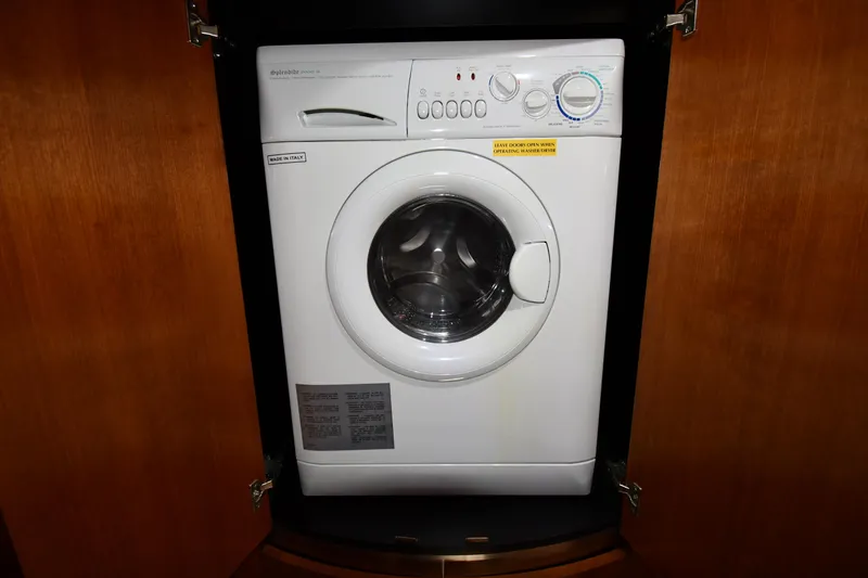 Slide: The Image of Cruisers Yachts 520 Express 2005 - 67