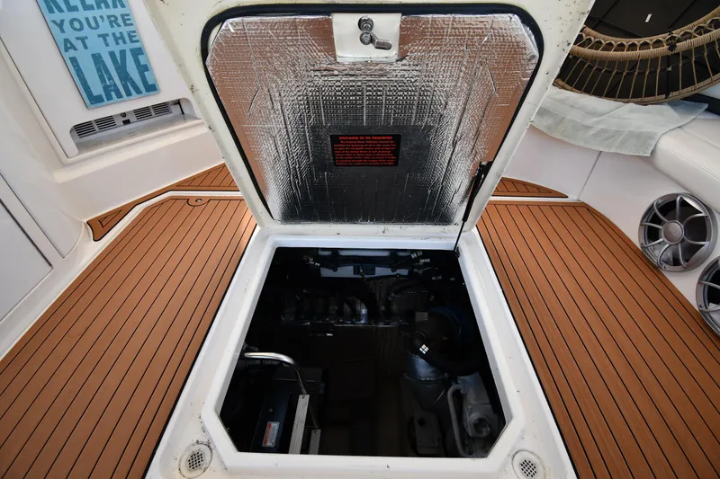 Slide: The Image of Cruisers Yachts 520 Express 2005 - 69