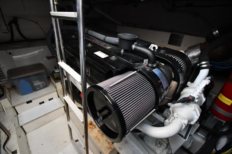 Slide: The Image of Cruisers Yachts 520 Express 2005 - 72