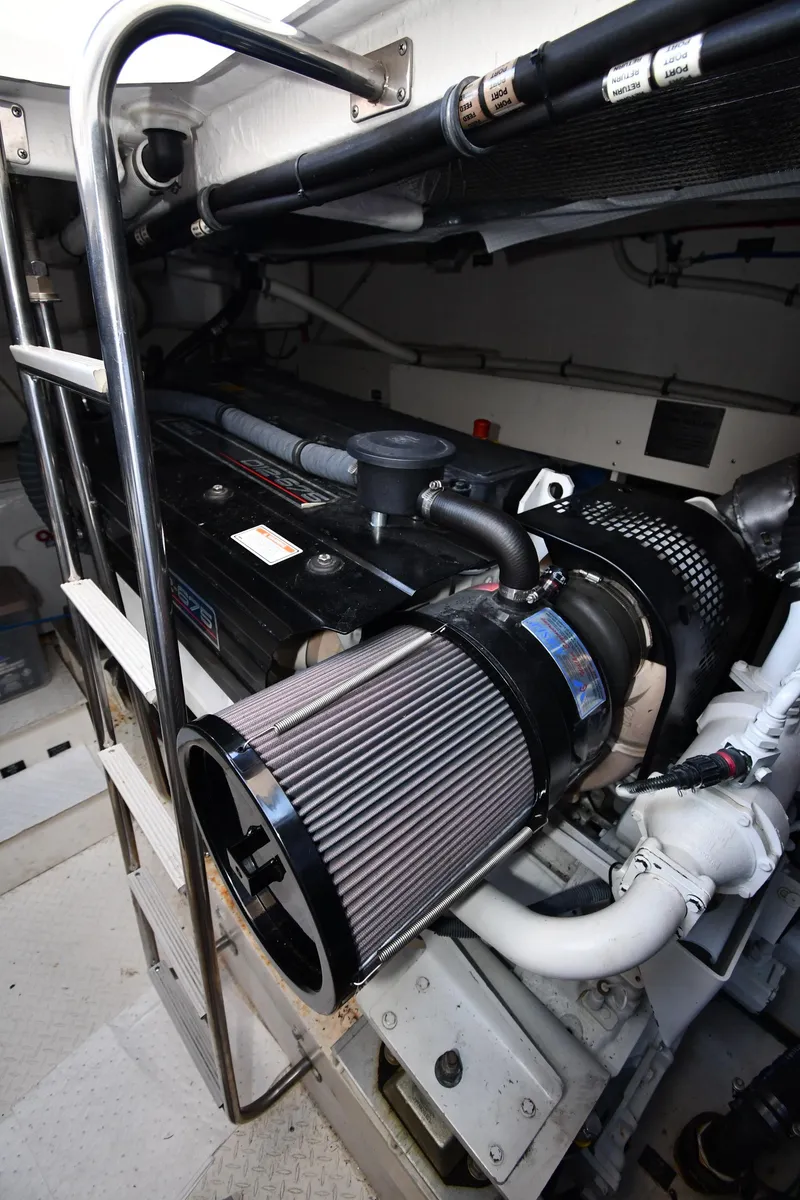 Slide: The Image of Cruisers Yachts 520 Express 2005 - 73