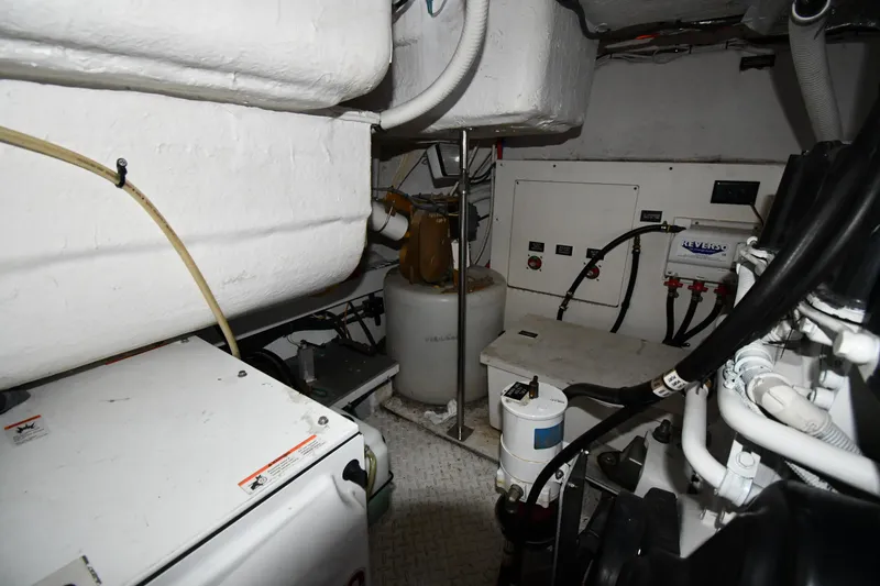 Slide: The Image of Cruisers Yachts 520 Express 2005 - 76