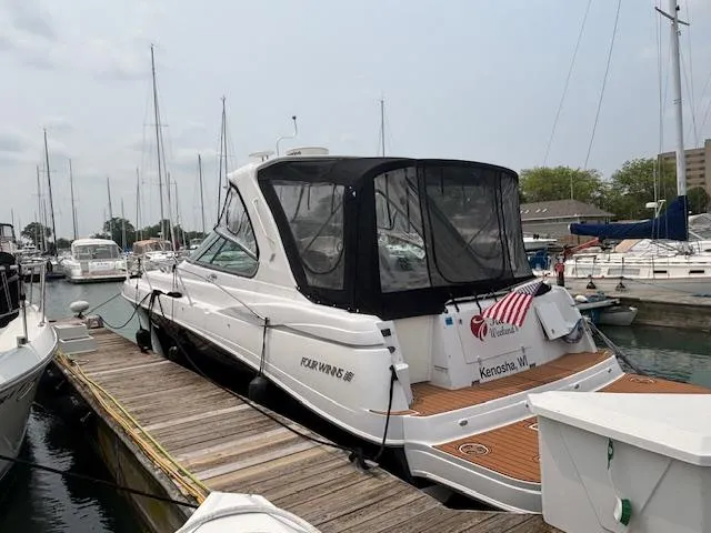 Slide: The Image of 2007 Four Winns 378 Vista boat docked in Kenosha, WI marina. - 7