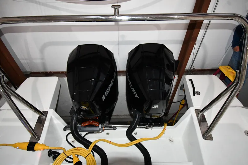 Slide: The Image of 2023 Beneteau Flyer 9 SUNdeck with dual Mercury outboard engines. - 16