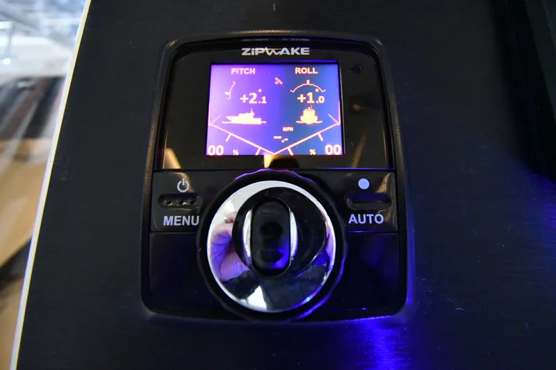 Slide: The Image of Control panel of 2023 Beneteau Flyer 9 SUNdeck, displaying pitch and roll data. - 28