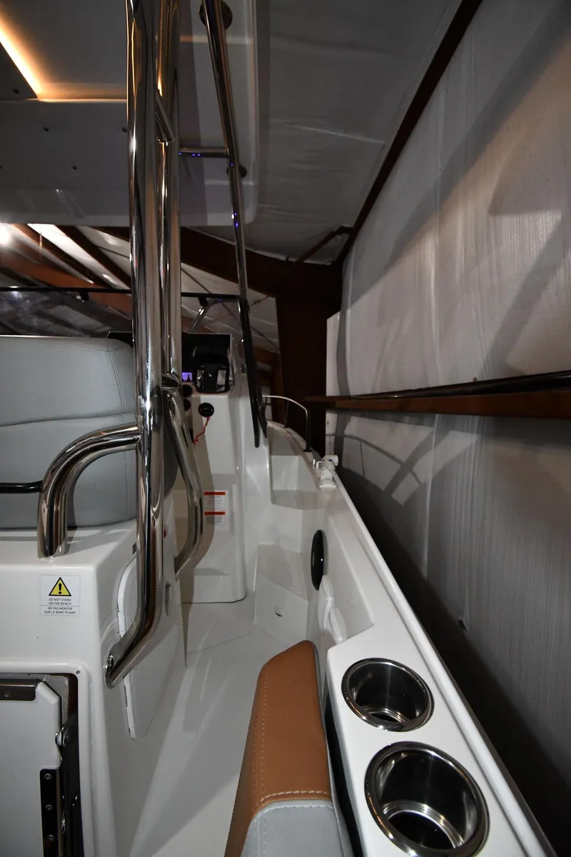 Slide: The Image of 2023 Beneteau Flyer 9 SUNdeck interior with sleek design and modern amenities. - 43