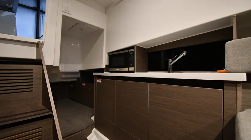 Slide: The Image of Beneteau Flyer 9 SUNdeck 2023 - 55