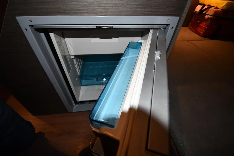 Slide: The Image of Beneteau Flyer 9 SUNdeck 2023 - 59