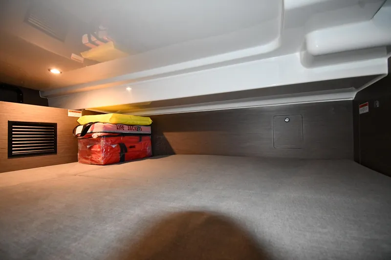 Slide: The Image of Beneteau Flyer 9 SUNdeck 2023 - 61