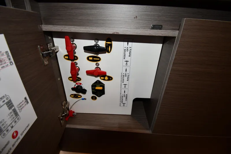 Slide: The Image of Beneteau Flyer 9 SUNdeck 2023 - 64