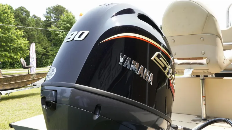 Slide: The Image of Outboard motor on a 2025 G3 Bay 19 GX boat, featuring Yamaha branding. - 7