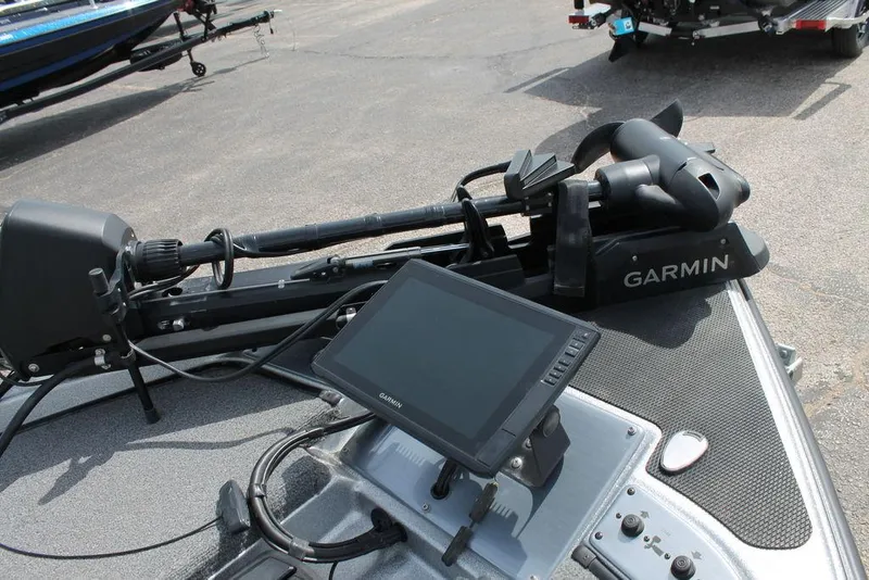 Slide: The Image of 2020 Phoenix 921 ELITE boat with Garmin navigation system and trolling motor. - 7