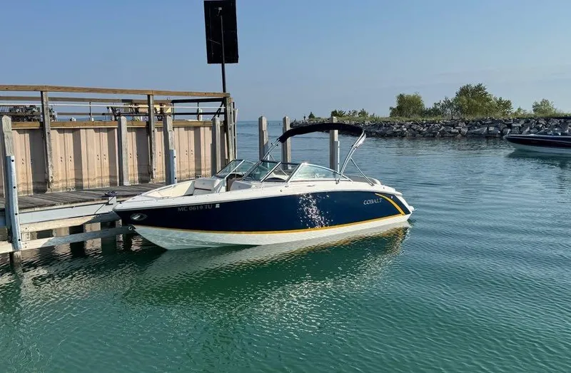 Slide: The Image of Cobalt R3 2015 - 0