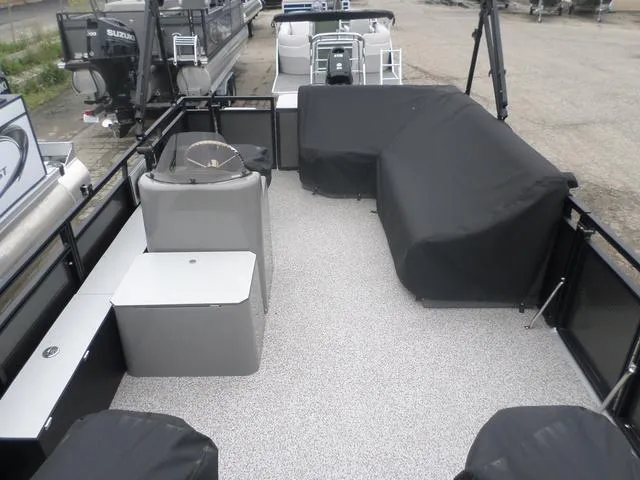 Slide: The Image of Angler Quest 818 Panfish 2025 - 3