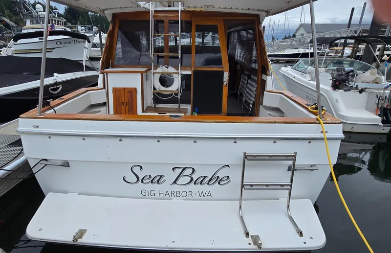 Slide: The Image of 1991 Bayliner 3288 Motoryacht "Sea Babe" docked at Gig Harbor marina. - 4
