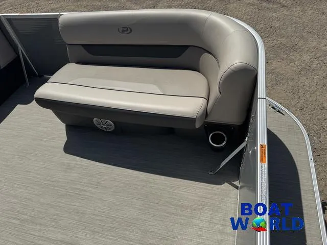 Slide: The Image of Princecraft Vectra 19 Pontoon 2020 - 10