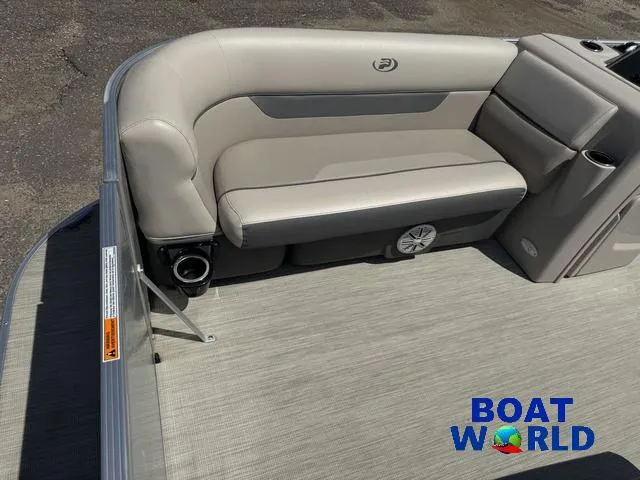 Slide: The Image of Princecraft Vectra 19 Pontoon 2020 - 12
