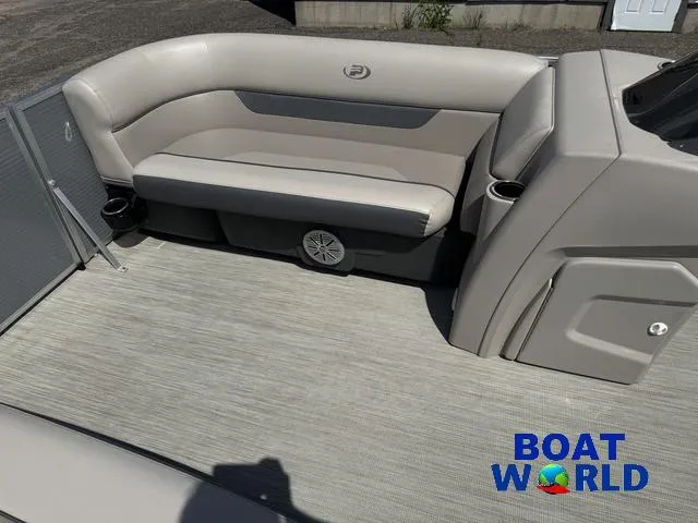 Slide: The Image of Princecraft Vectra 19 Pontoon 2020 - 13