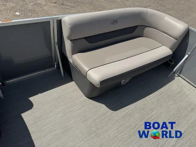 Slide: The Image of Princecraft Vectra 19 Pontoon 2020 - 14