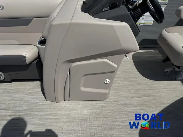 Slide: The Image of Princecraft Vectra 19 Pontoon 2020 - 20