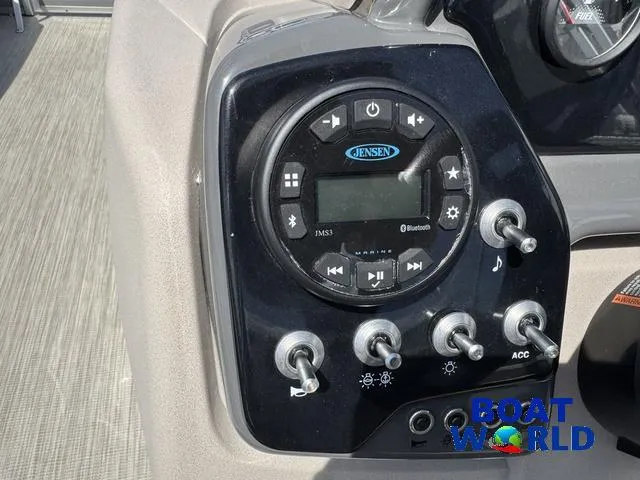 Slide: The Image of Princecraft Vectra 19 Pontoon 2020 - 24