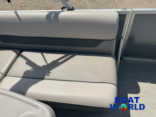 Slide: The Image of Princecraft Vectra 19 Pontoon 2020 - 29