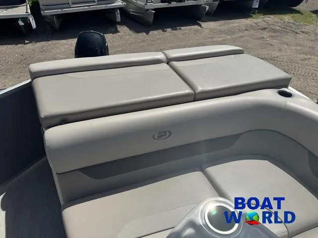 Slide: The Image of Princecraft Vectra 19 Pontoon 2020 - 33