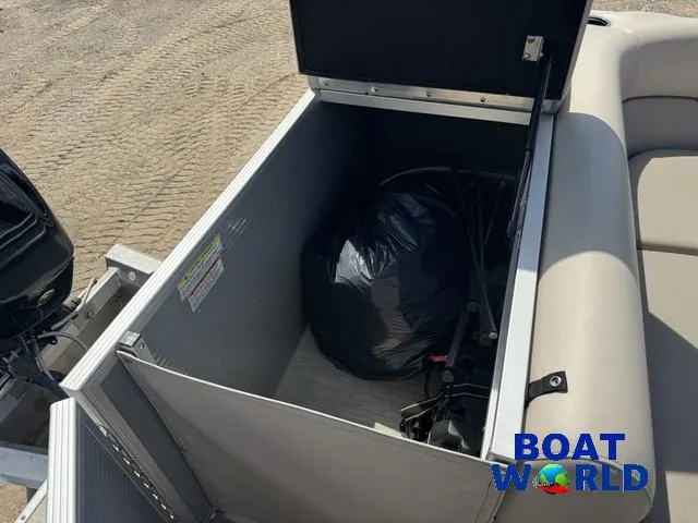 Slide: The Image of Princecraft Vectra 19 Pontoon 2020 - 34