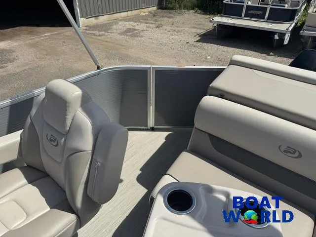 Slide: The Image of Princecraft Vectra 19 Pontoon 2020 - 35