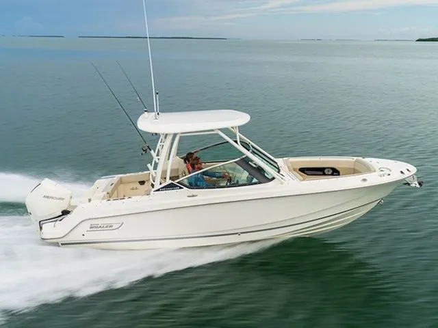 Slide: The Image of Boston Whaler 240 Vantage 2026 - 21
